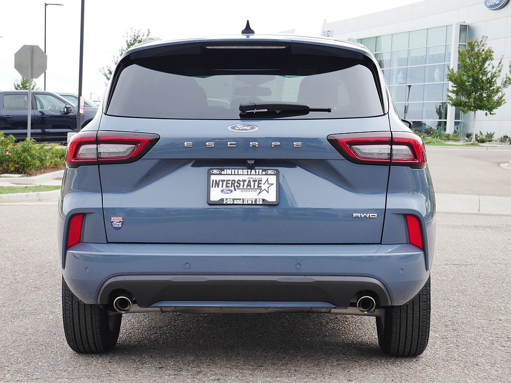 Used 2024 Ford Escape ST-Line w/ Tech Pack #1 AWD/4WD image 5