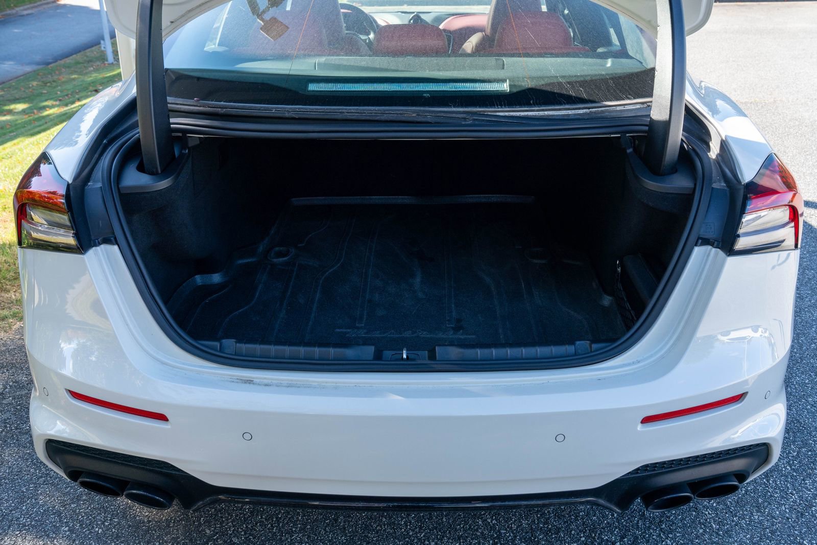 Used 2022 Maserati Ghibli Modena Q4 image 13