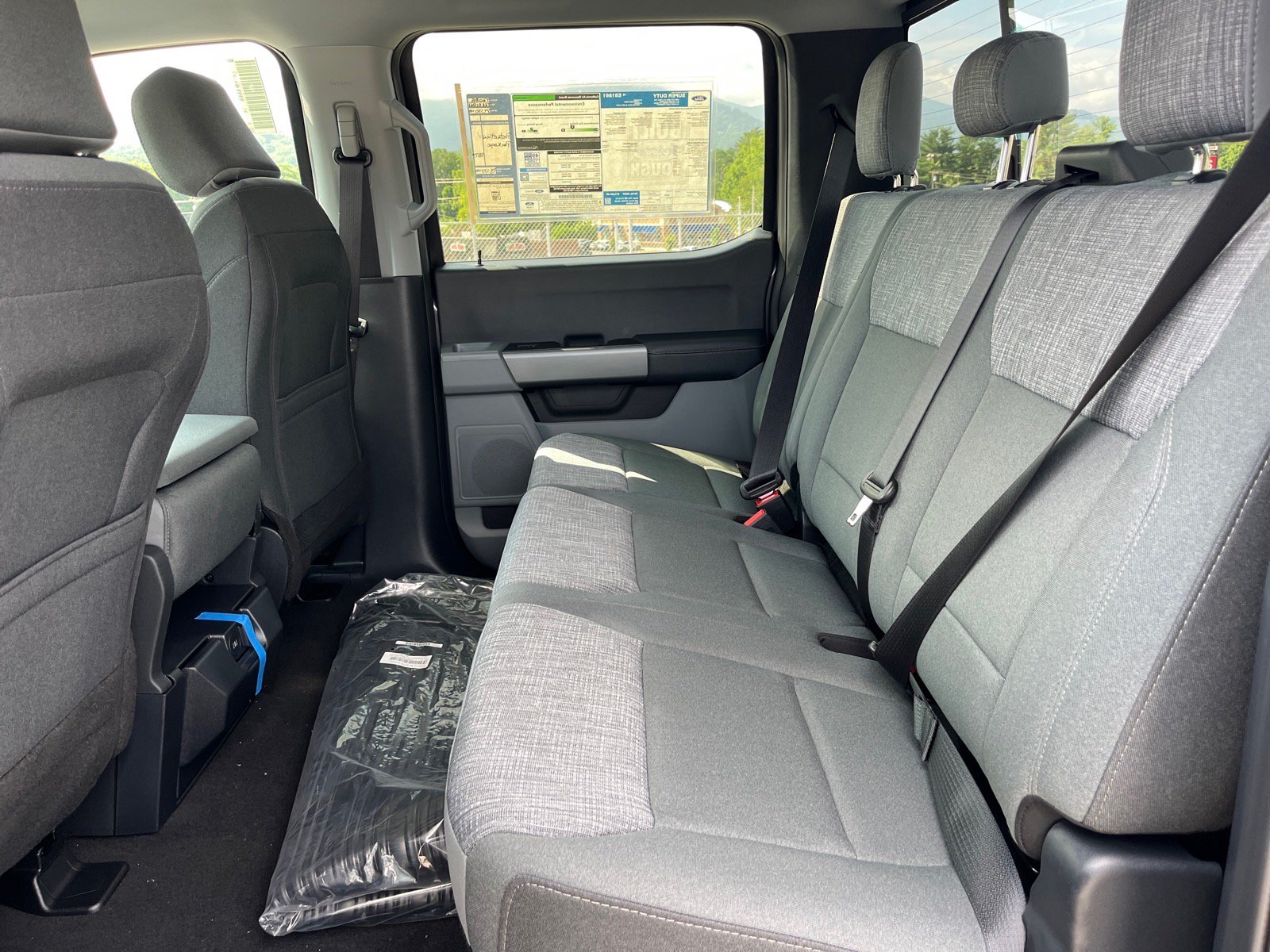 New 2026 Ford F250 XLT w/ FX4 Off-Road Package AWD/4WD image 19