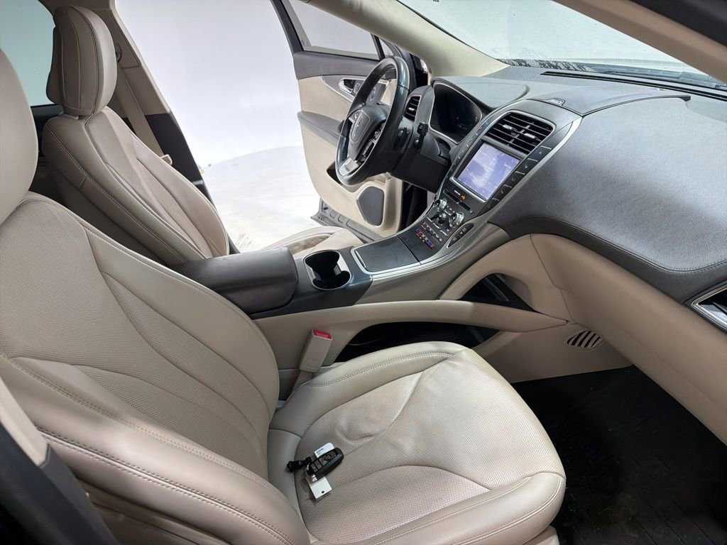 Used 2020 Lincoln Nautilus Reserve w/ Equipment Group 201A image 28