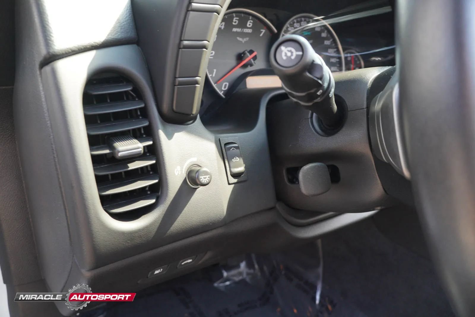 Used 2009 Chevrolet Corvette Convertible w/ Preferred Equipment Group RWD image 32