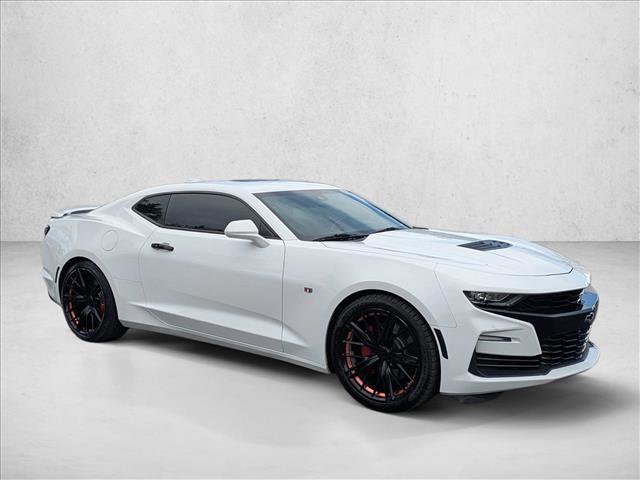 Used 2019 Chevrolet Camaro SS RWD image 3
