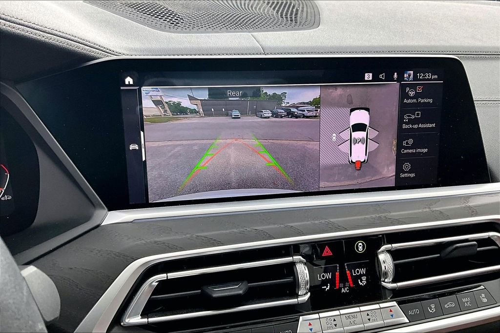 Used 2021 BMW X7 xDrive40i w/ Premium Package AWD/4WD image 12