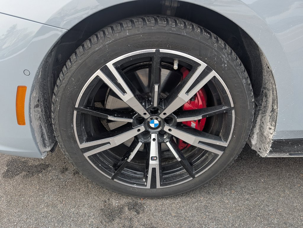 Used 2024 BMW 540i xDrive w/ Premium Package image 12