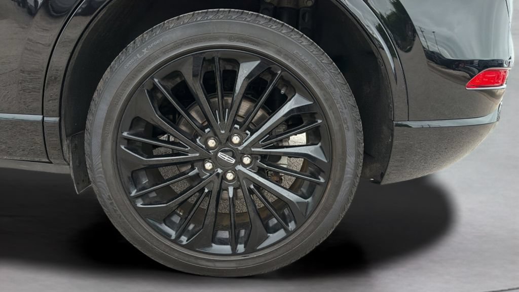Used 2024 Lincoln Corsair AWD w/ Equipment Group 101A image 16