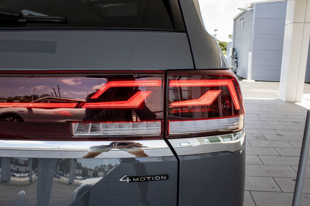 New 2025 Volkswagen Atlas SEL Premium R-Line image 18