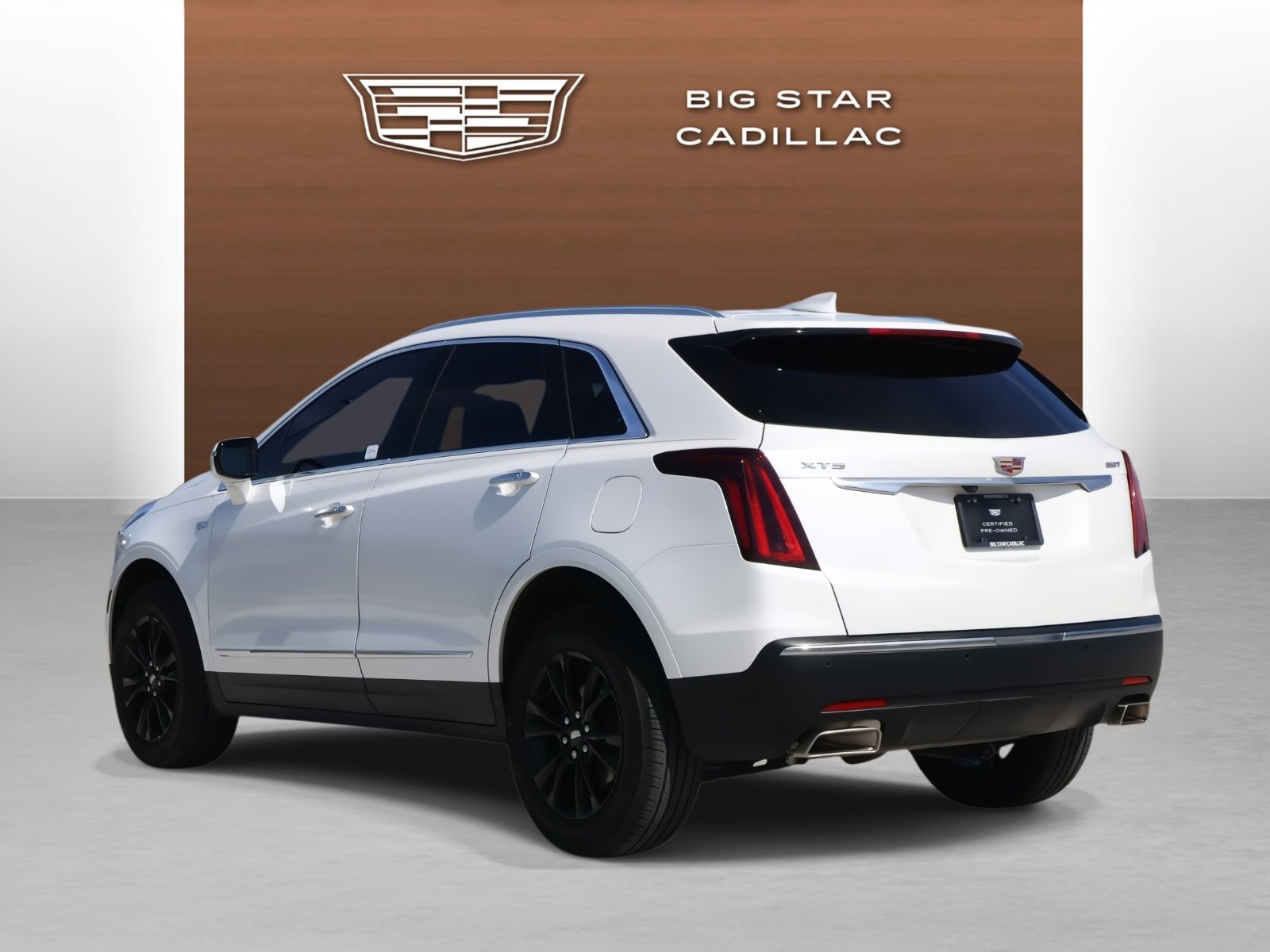 Used 2025 Cadillac XT5 Luxury w/ LPO, Floor Liner Package image 3
