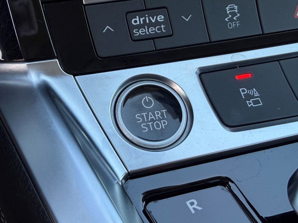 Certified 2022 Audi e-tron Premium w/ Convenience Plus Package image 32