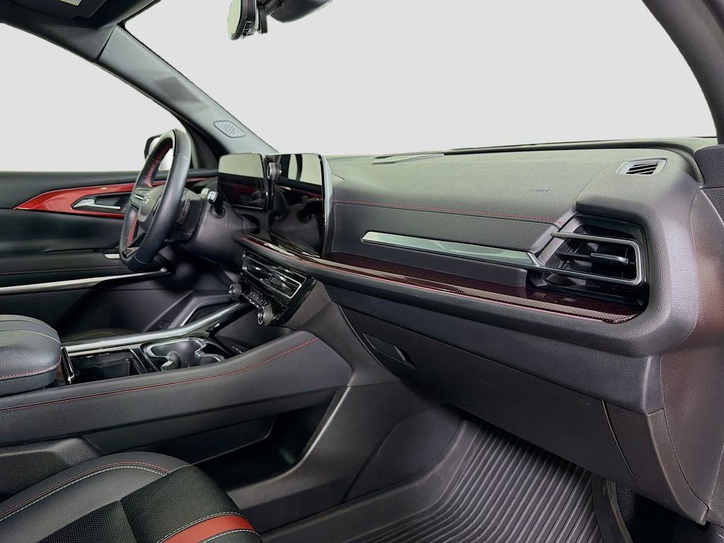 Used 2024 Chevrolet Traverse RS w/ LPO, Floor Liner Package image 33