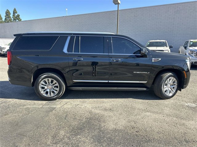 Used 2025 GMC Yukon XL Denali image 3