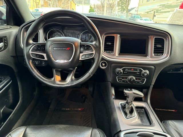 Used 2020 Dodge Charger SXT w/ Leather Interior Group RWD image 19