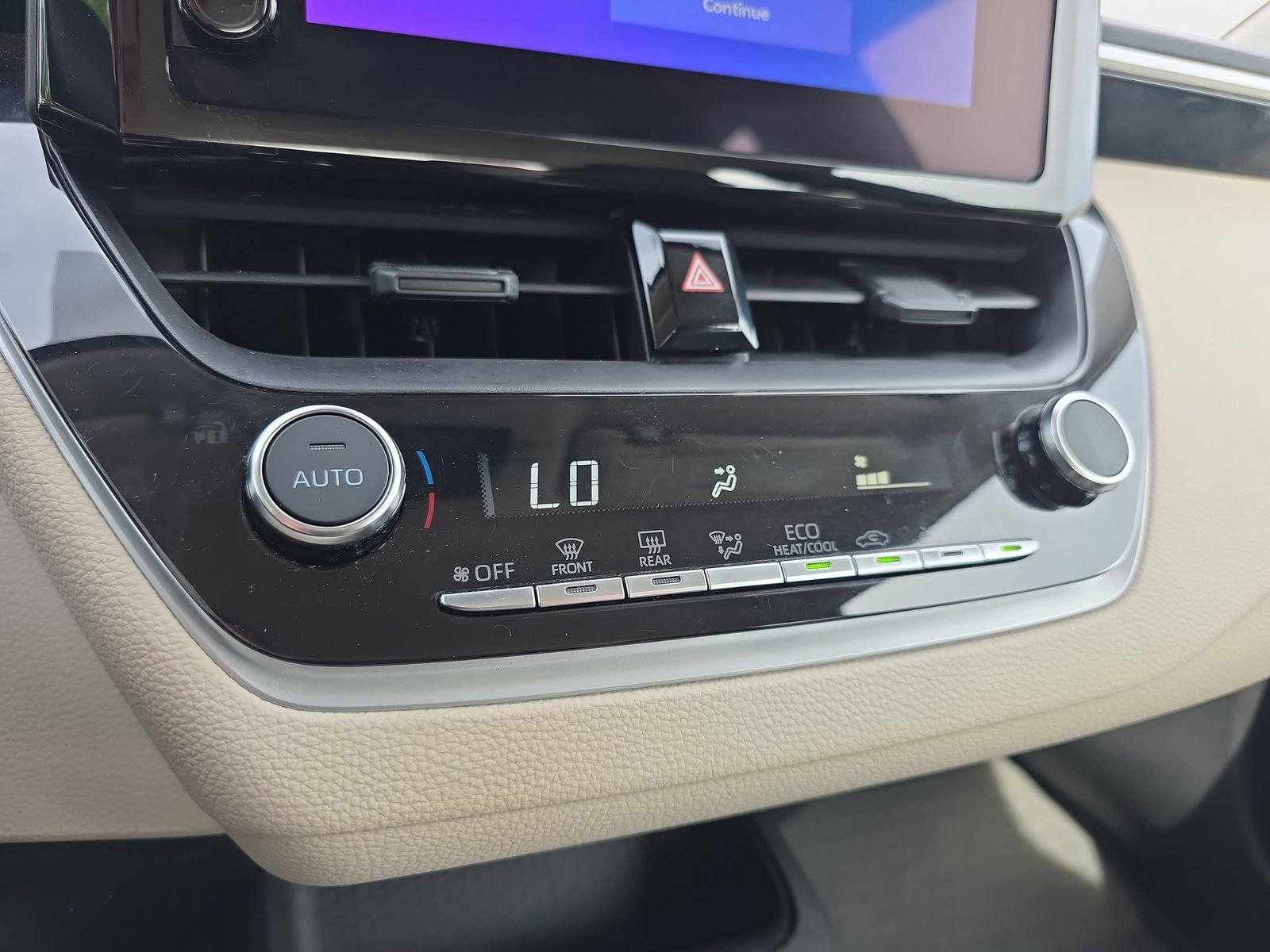 Used 2025 Toyota Corolla LE image 23