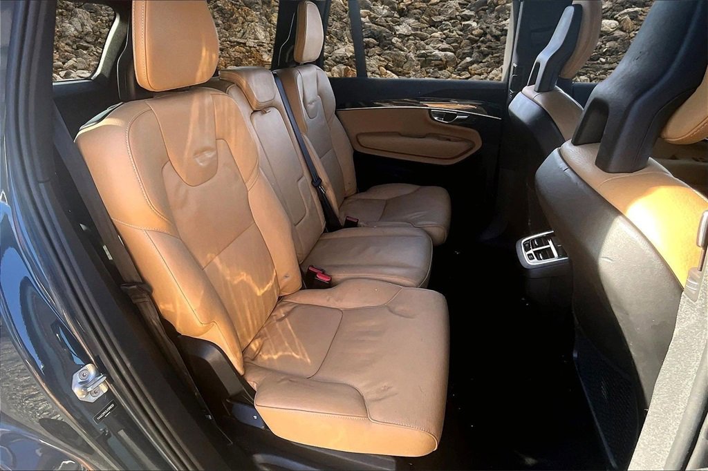 Used 2018 Volvo XC90 T6 Momentum w/ Convenience Package image 22