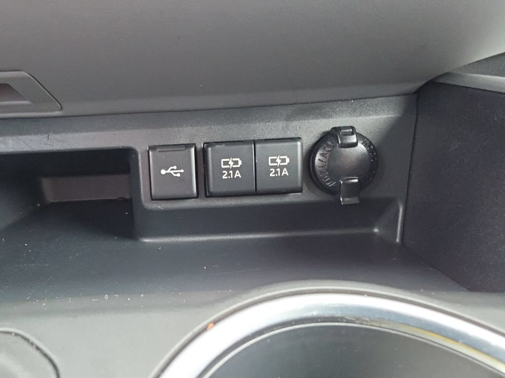 Used 2020 Toyota Highlander XLE AWD/4WD image 20