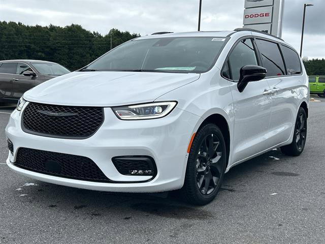 New 2026 Chrysler Pacifica Limited w/ S Appearance Package image 31