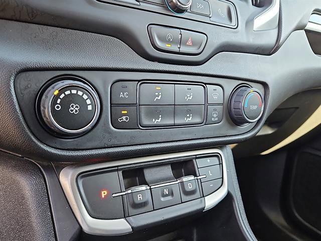 Used 2023 GMC Terrain SLE image 19