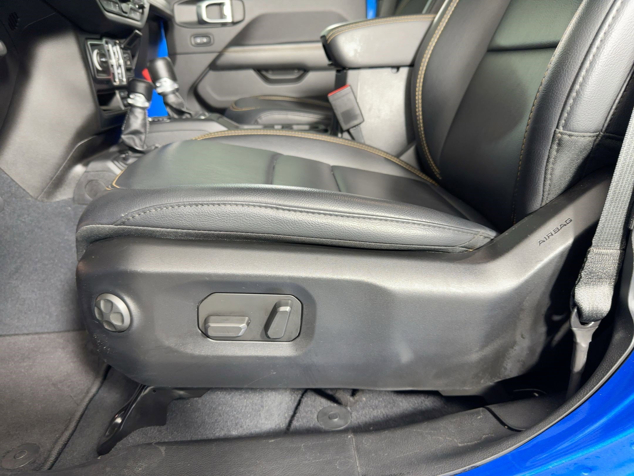 Used 2024 Jeep Wrangler Sahara w/ Technology Group image 11