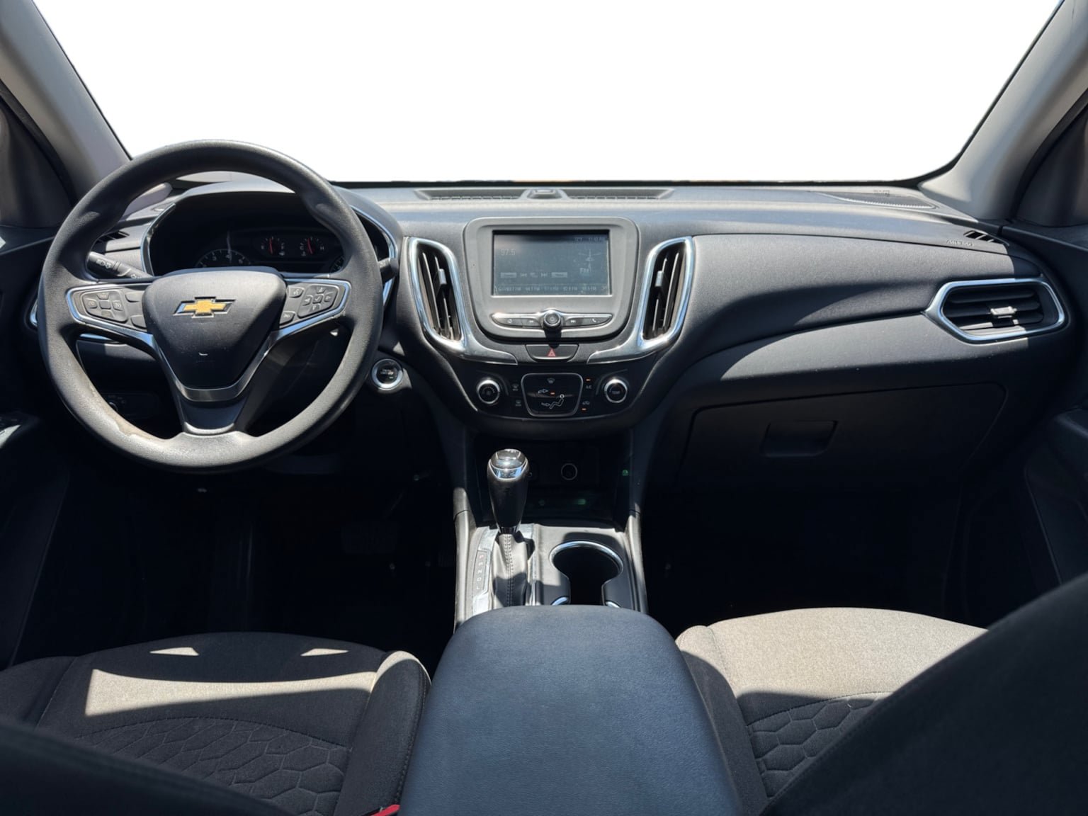 Used 2018 Chevrolet Equinox LT FWD image 12