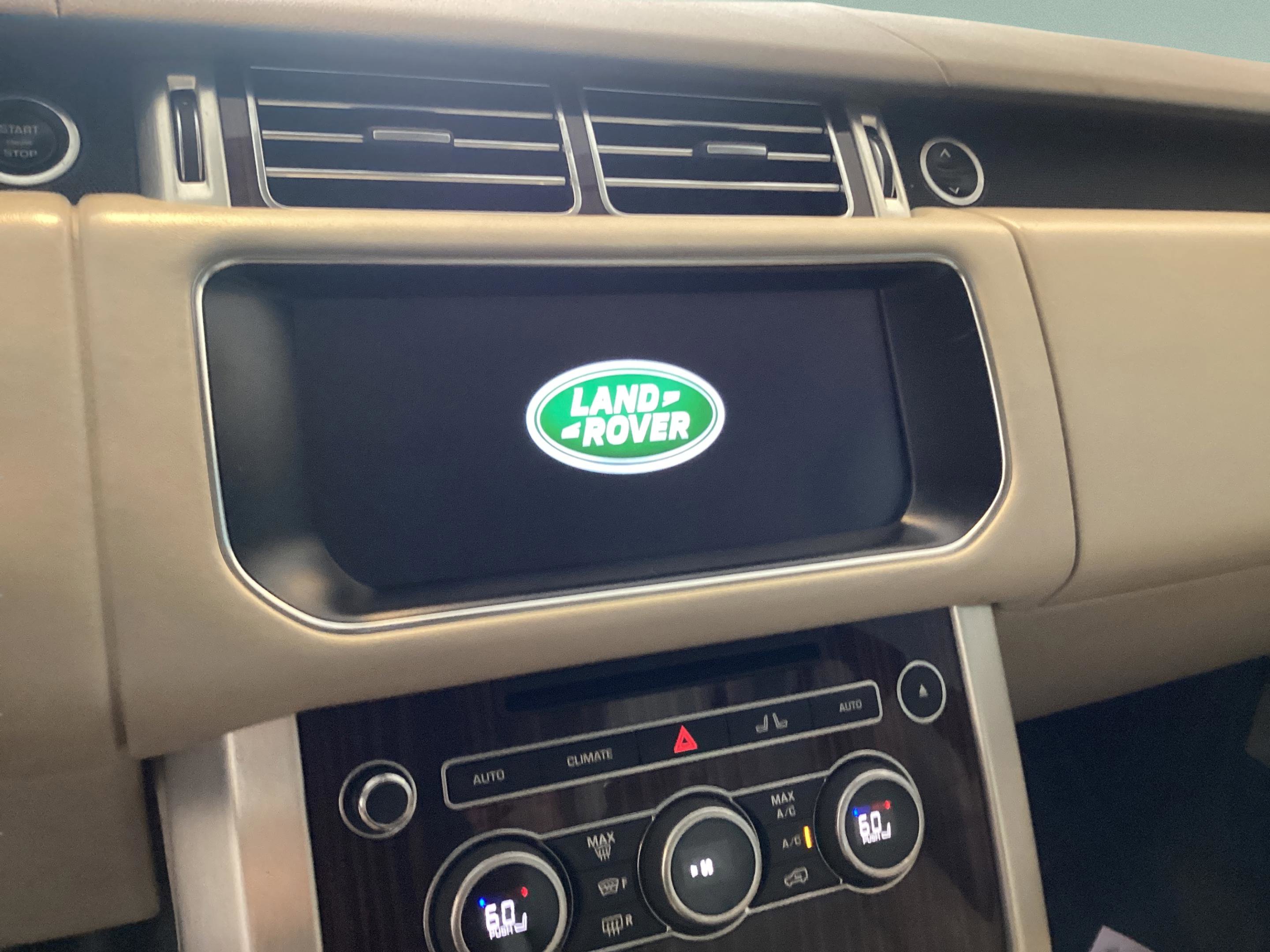 Used 2017 Land Rover Range Rover HSE AWD/4WD image 12