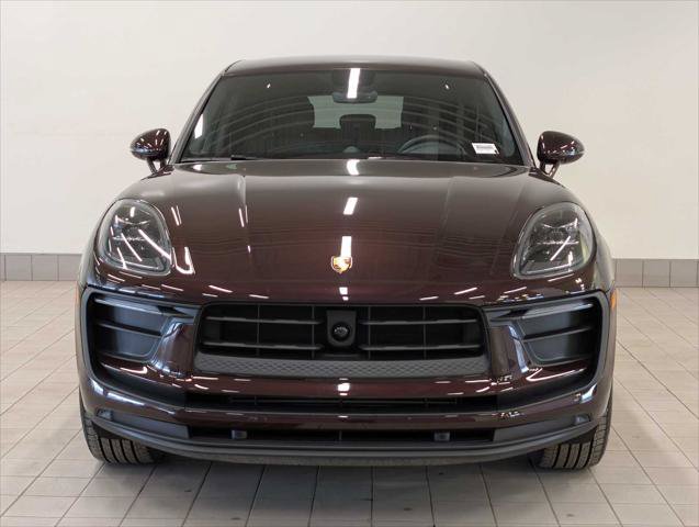 Used 2025 Porsche Macan AWD/4WD image 10