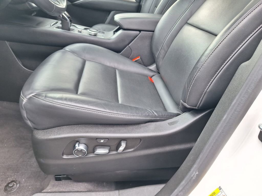 Used 2023 Cadillac XT4 Premium Luxury w/ Technology Package image 29