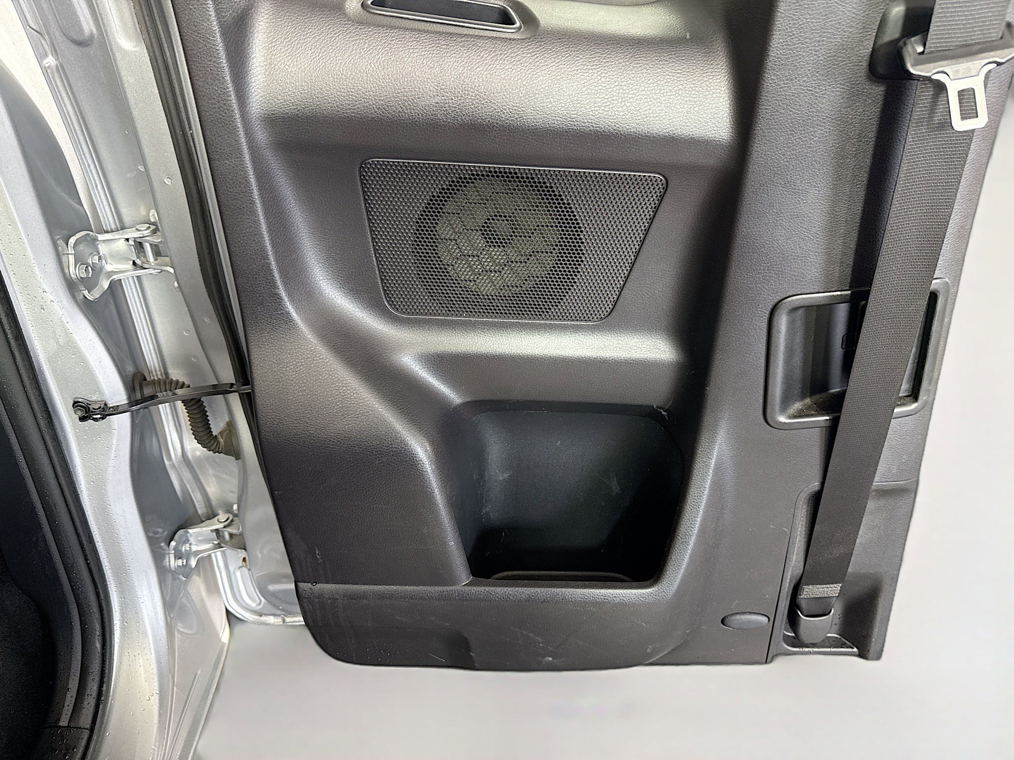 Used 2018 Toyota Tacoma SR5 w/ SR5 Appearance Package (SM) image 25