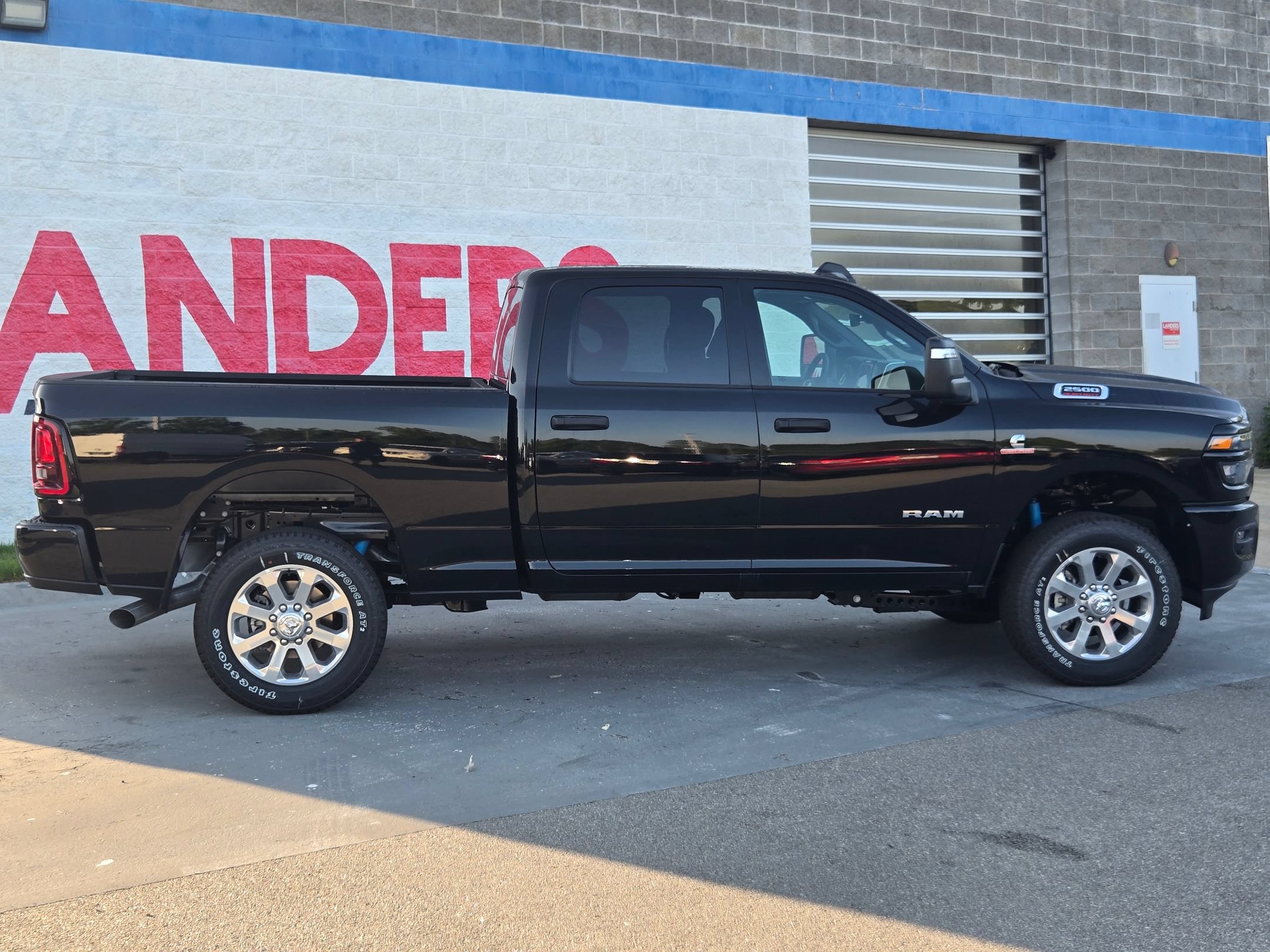 New 2026 RAM 2500 Big Horn AWD/4WD image 8