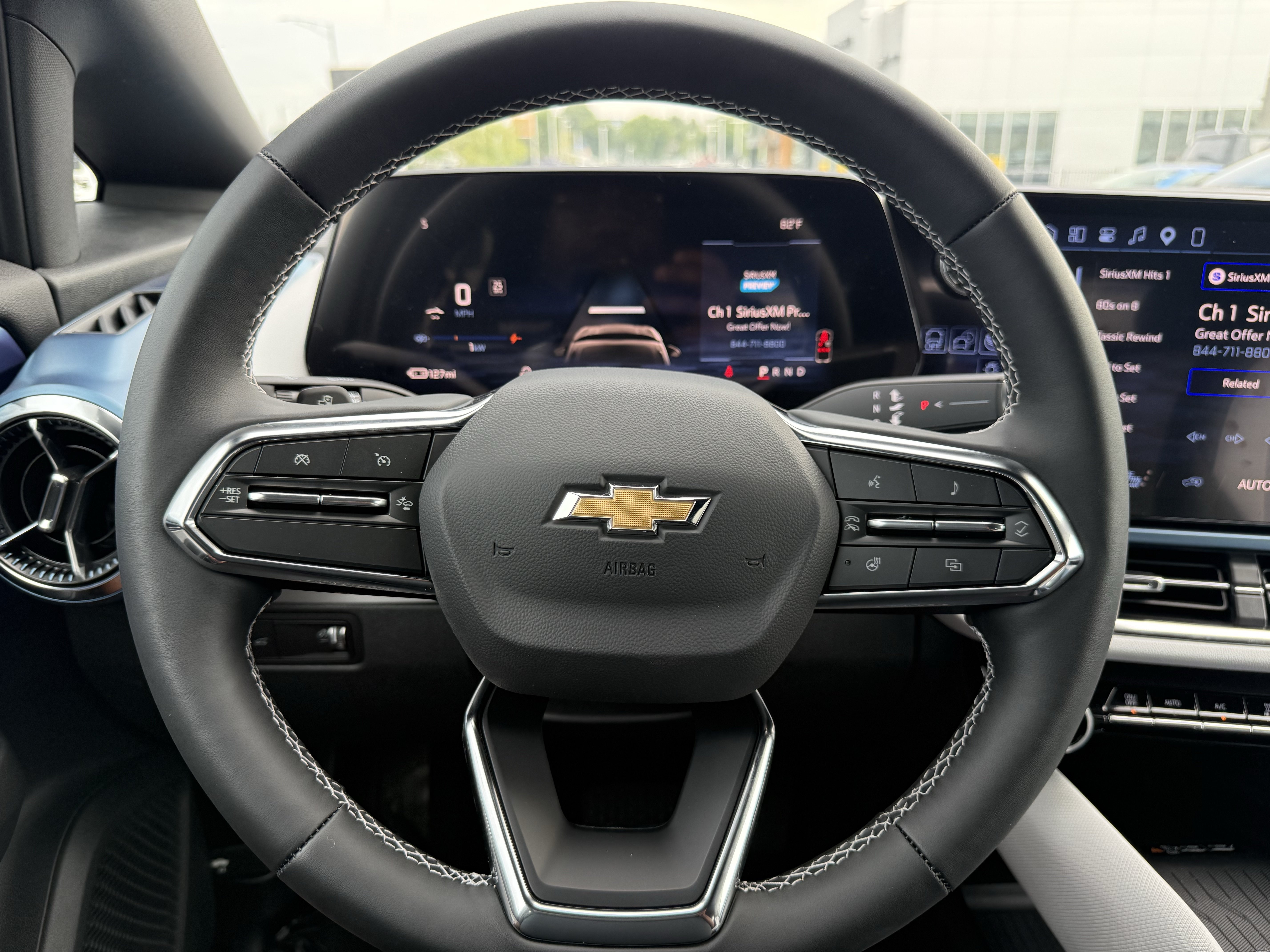 New 2026 Chevrolet Equinox EV LT AWD/4WD image 17