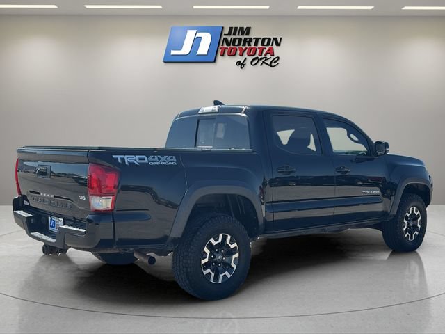 Used 2017 Toyota Tacoma TRD Off-Road w/ Premium & Technology Package AWD/4WD image 5