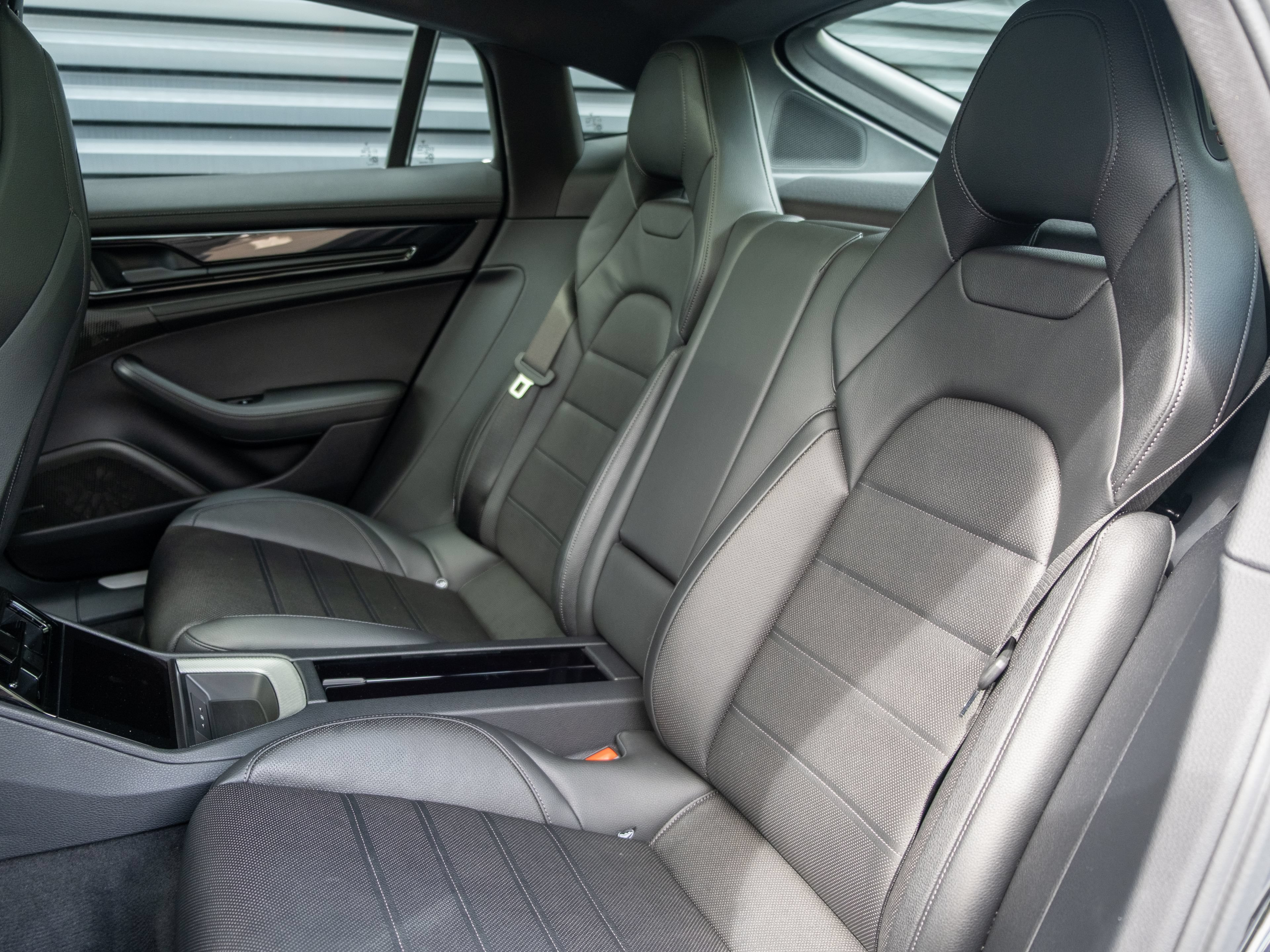 Certified 2025 Porsche Panamera 4 w/ Premium Package AWD/4WD image 37