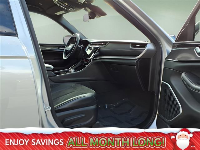 Used 2022 Jeep Grand Cherokee Altitude image 9