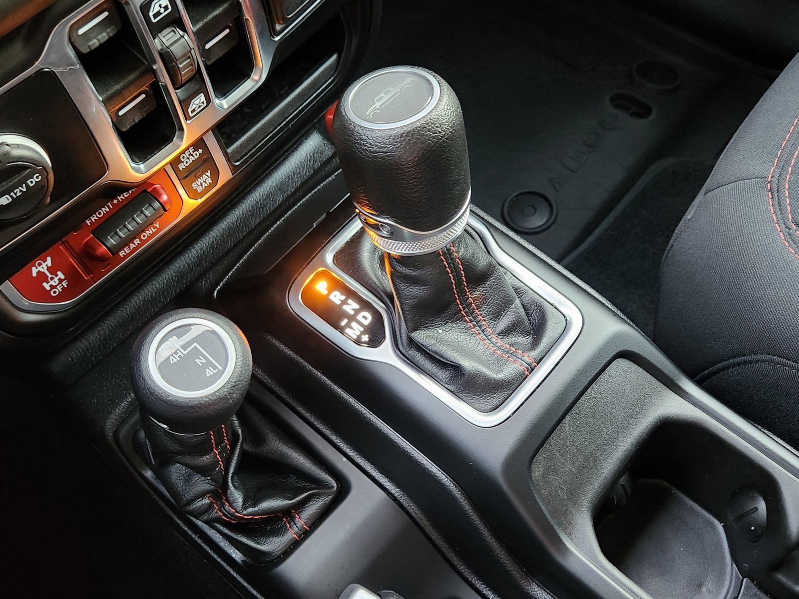 Used 2023 Jeep Gladiator Rubicon w/ Cold Weather Group image 24