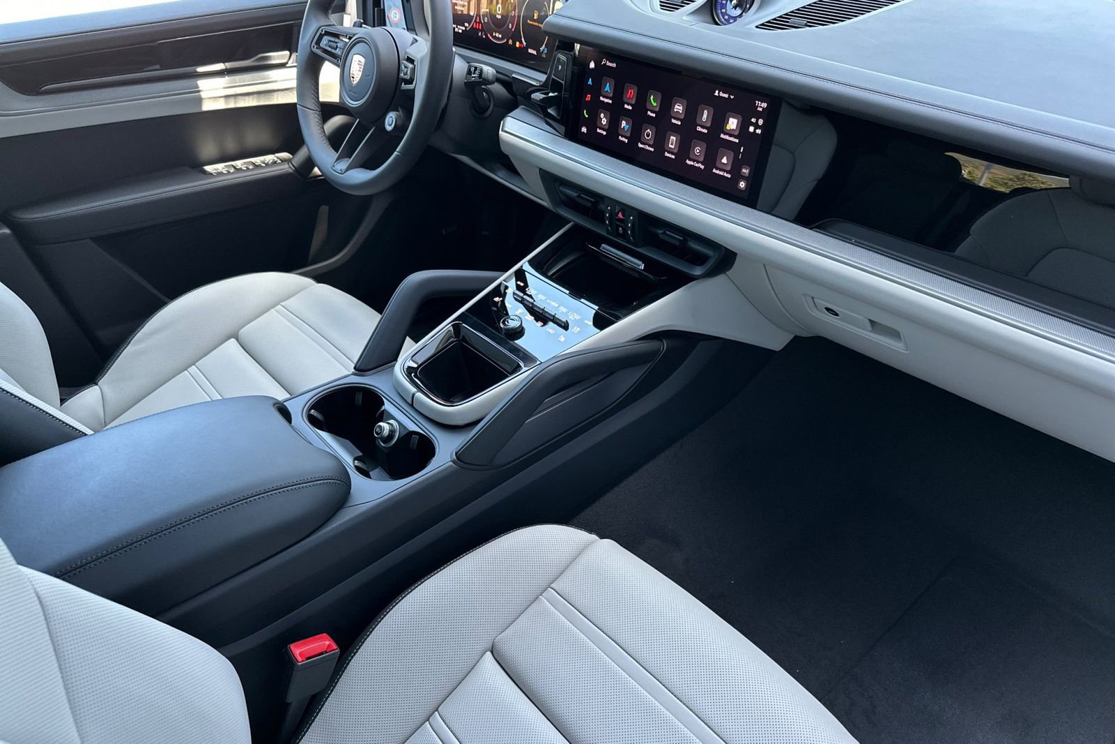 New 2025 Porsche Cayenne Coupe image 18