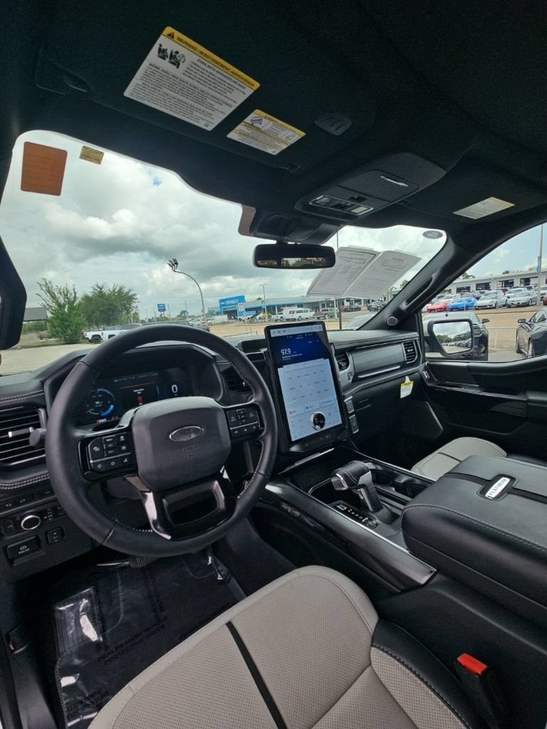 Used 2023 Ford F150 Lightning Platinum AWD/4WD image 15