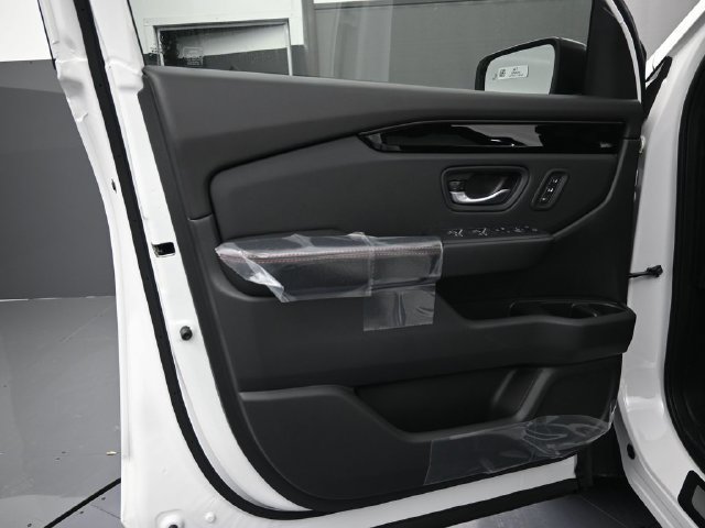 New 2026 Honda Pilot TrailSport image 6