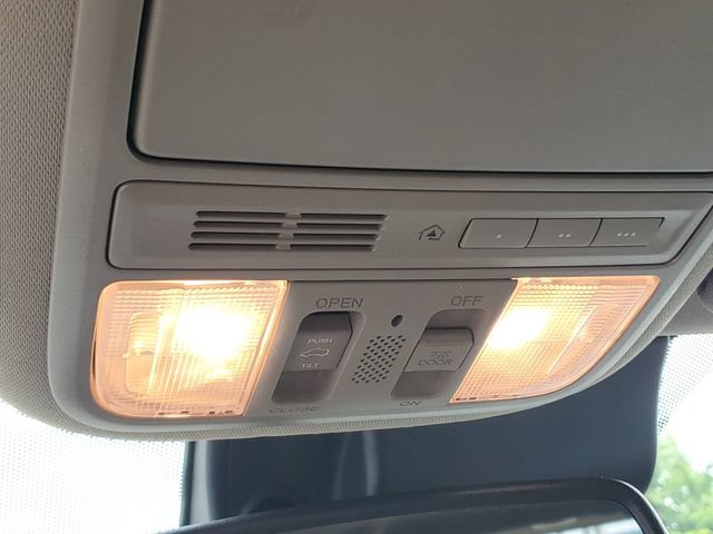 Used 2016 Honda Pilot Touring image 22