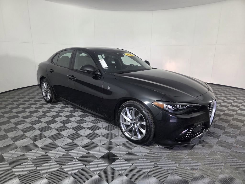 Used 2024 Alfa Romeo Giulia Ti w/ Active Assist Plus Package image 2