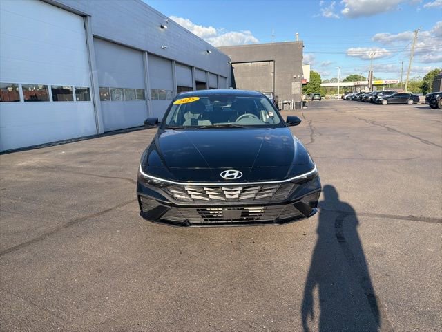 Used 2025 Hyundai Elantra SEL FWD image 20
