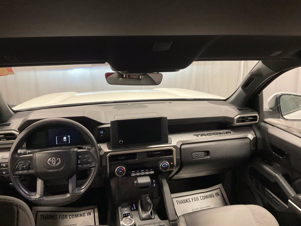 Used 2025 Toyota Tacoma SR5 AWD/4WD image 6