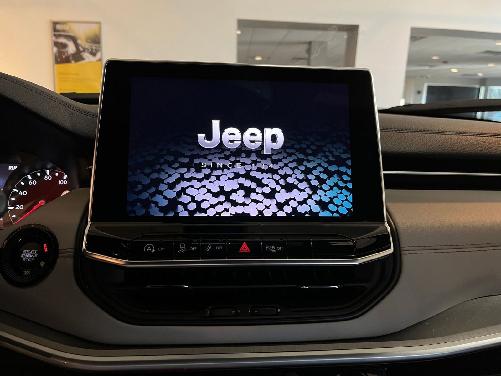 Used 2025 Jeep Compass Limited image 20