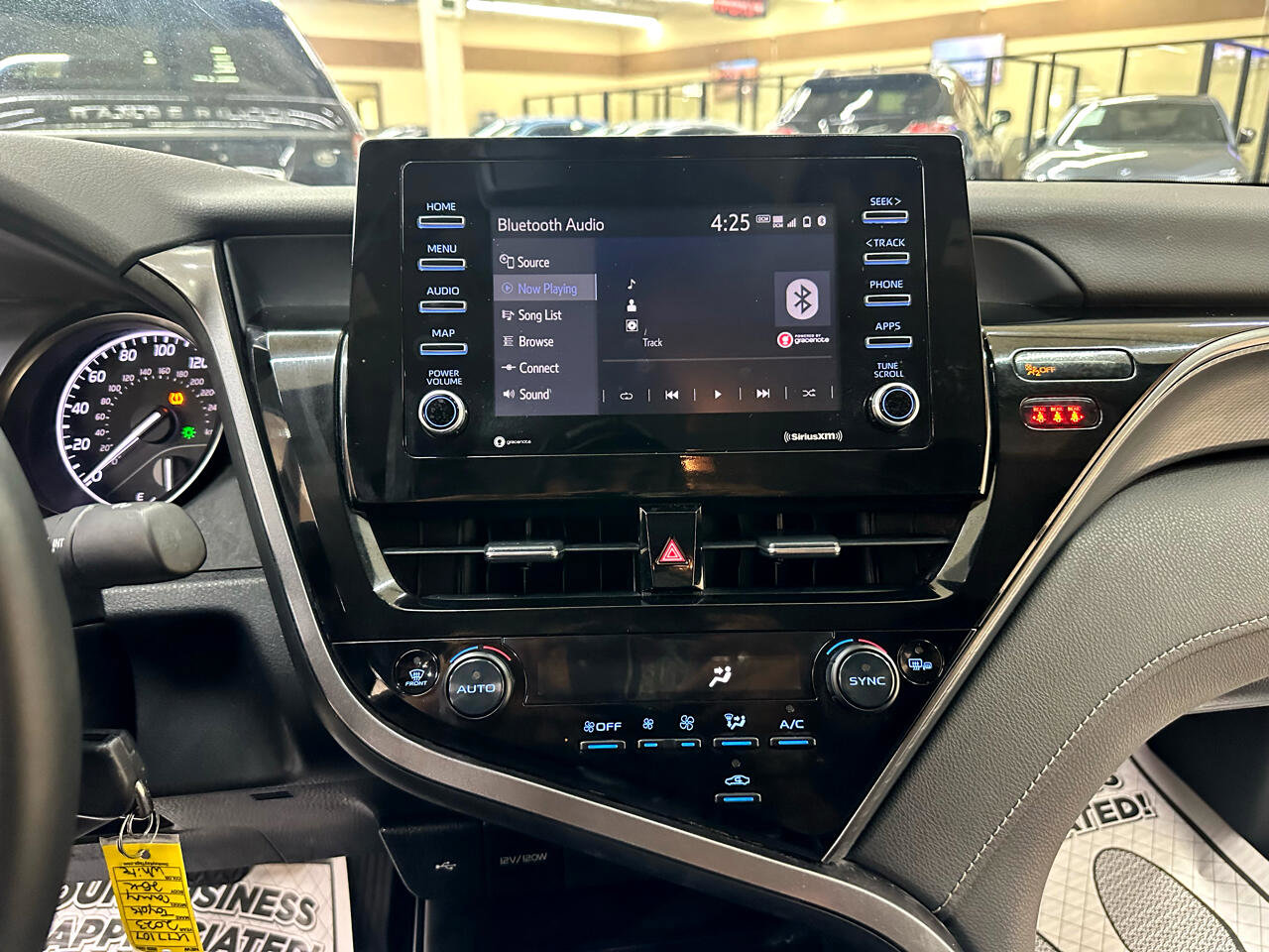 Used 2023 Toyota Camry SE image 26