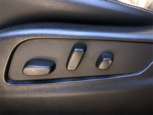 Certified 2023 Cadillac XT4 Luxury w/ Cold Weather Package image 4