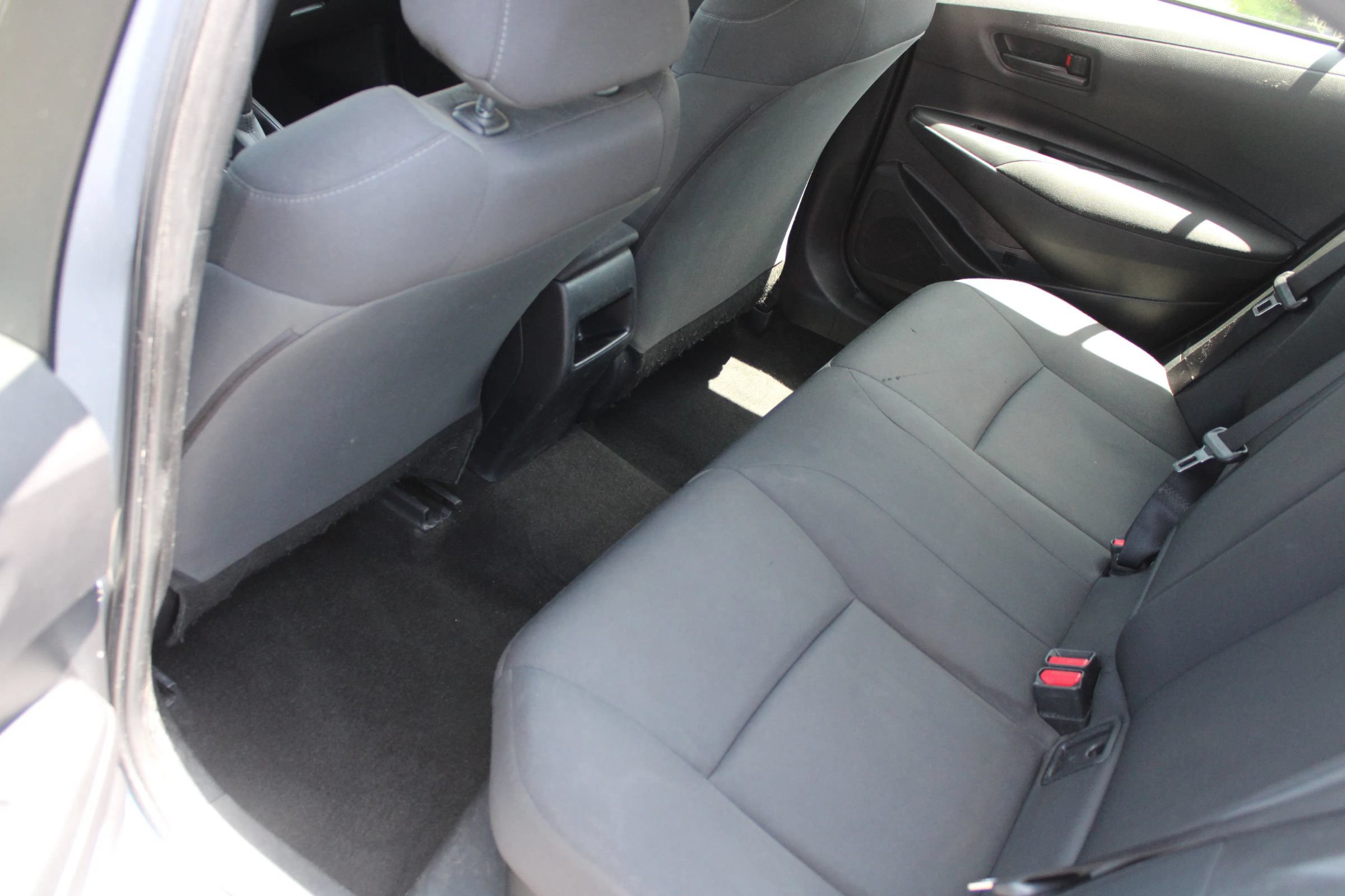 Used 2022 Toyota Corolla LE FWD image 18