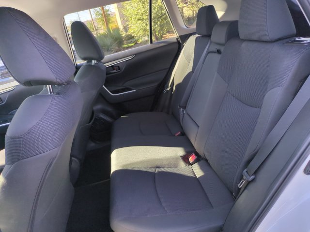 Used 2024 Toyota RAV4 LE AWD/4WD image 28