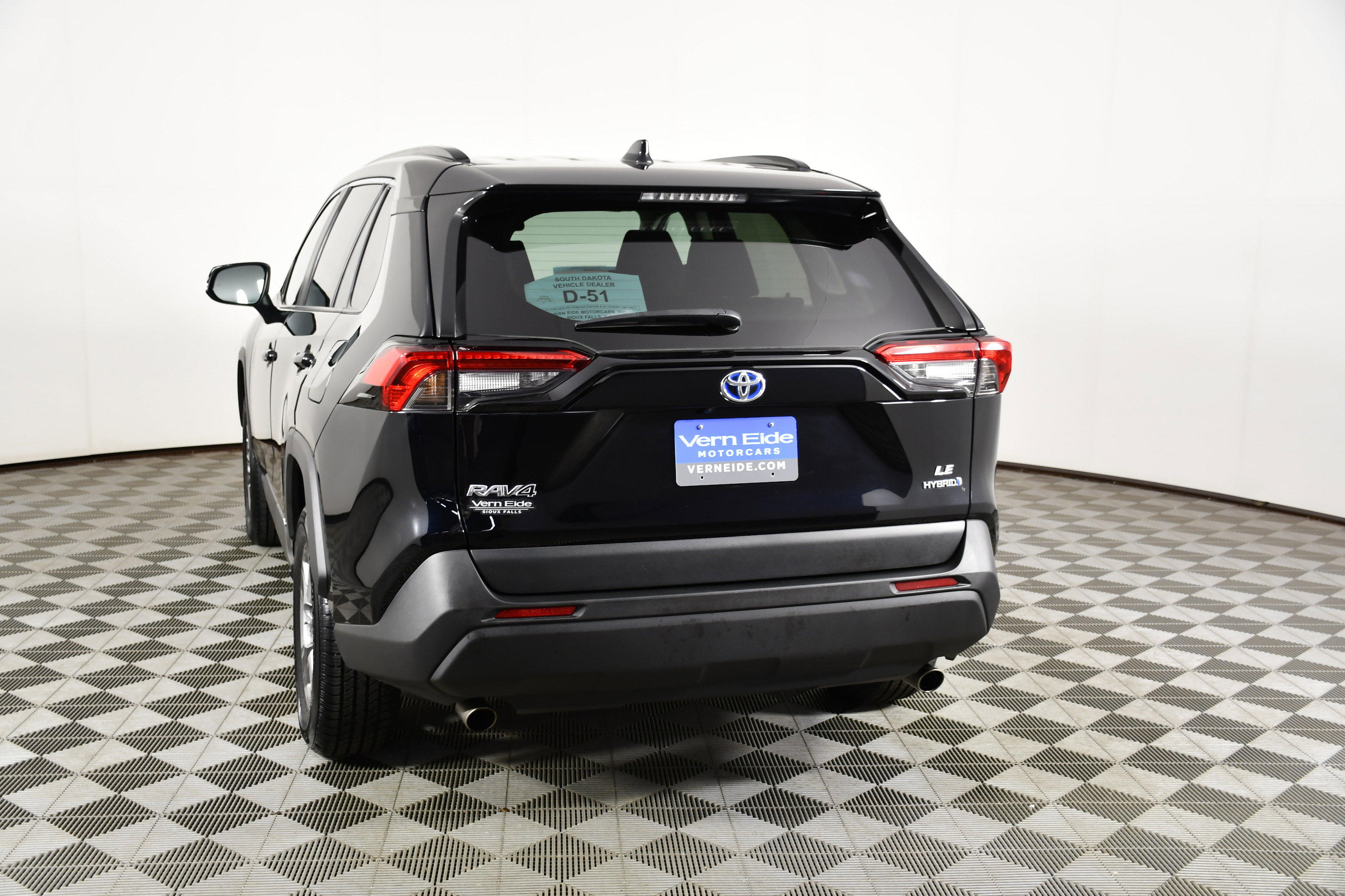Used 2024 Toyota RAV4 LE AWD/4WD image 7