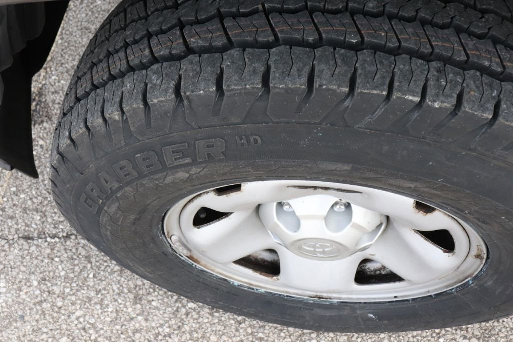 Used 2017 Toyota Tacoma SR image 40