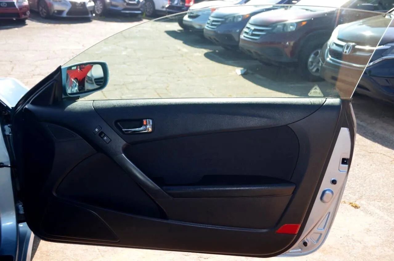 Used 2011 Hyundai Genesis 2.0T image 18