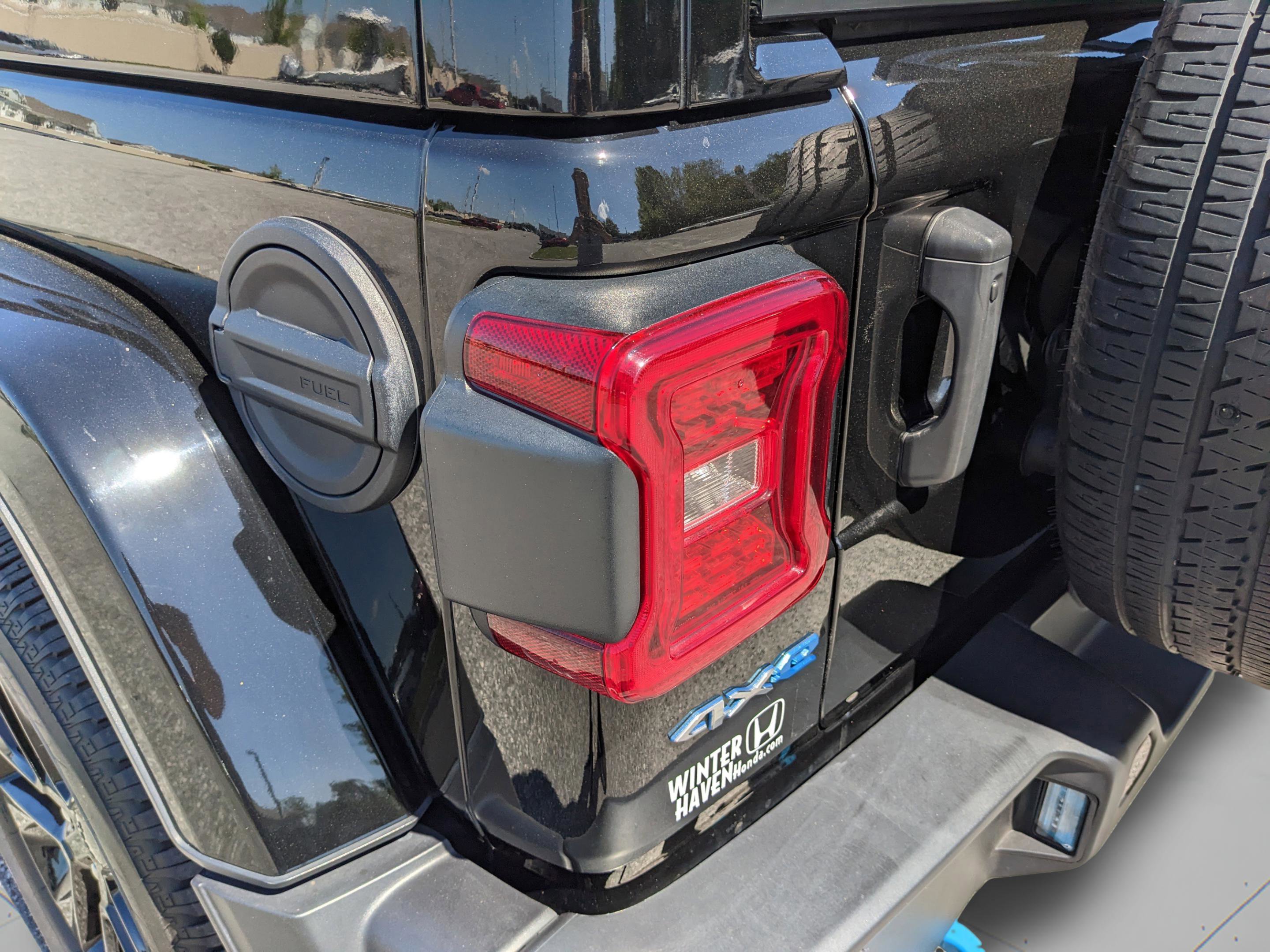 Used 2022 Jeep Wrangler Unlimited Sahara image 40