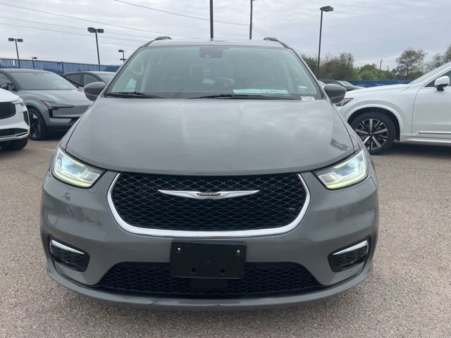 Used 2022 Chrysler Pacifica Touring-L image 8