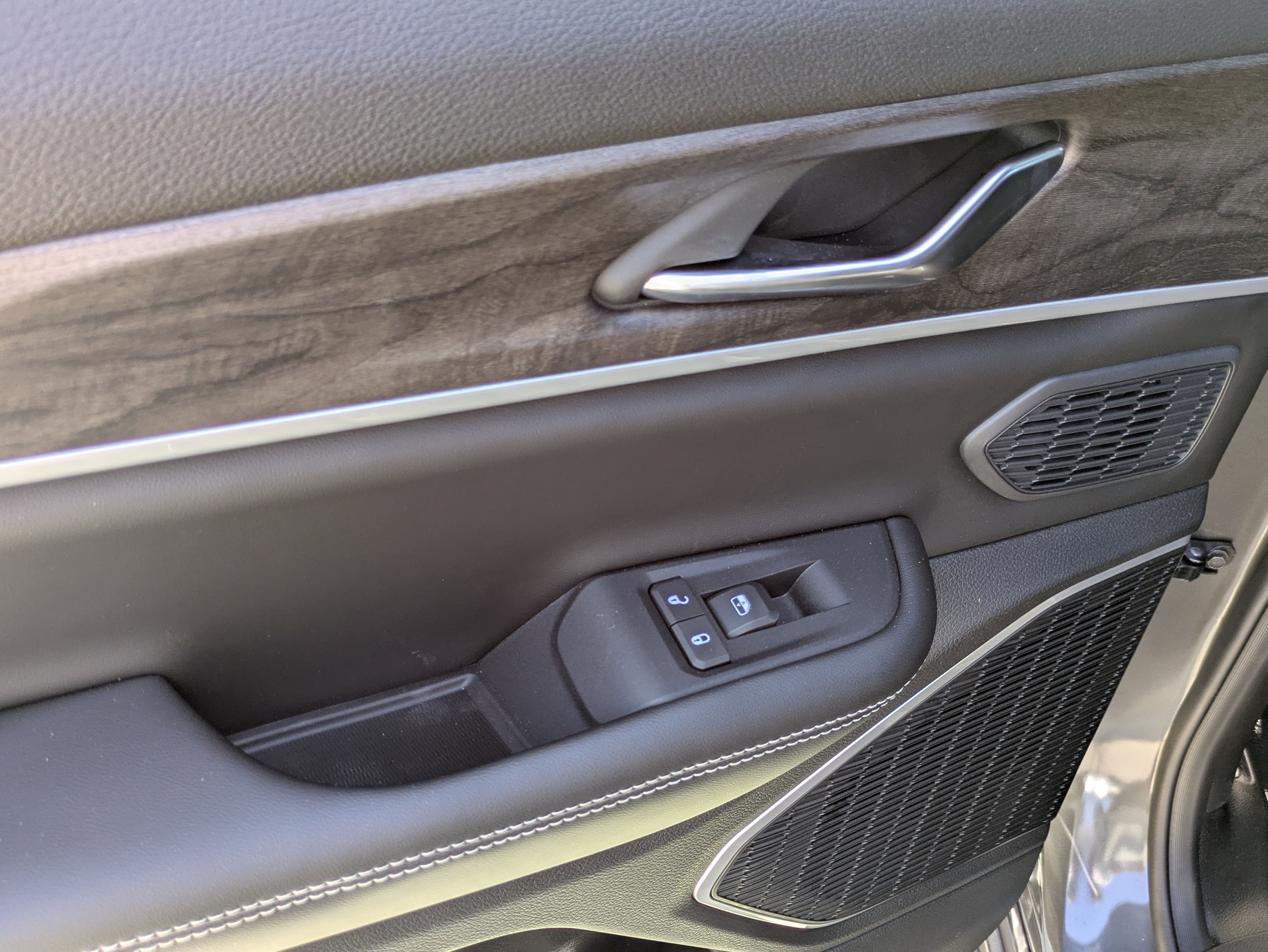 New 2026 Jeep Grand Cherokee Limited RWD image 15